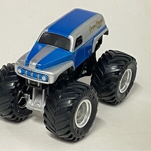 Monster Truck 1:64 Grave Digger The Legened Metallic Blue Silver MonsterJam.Com